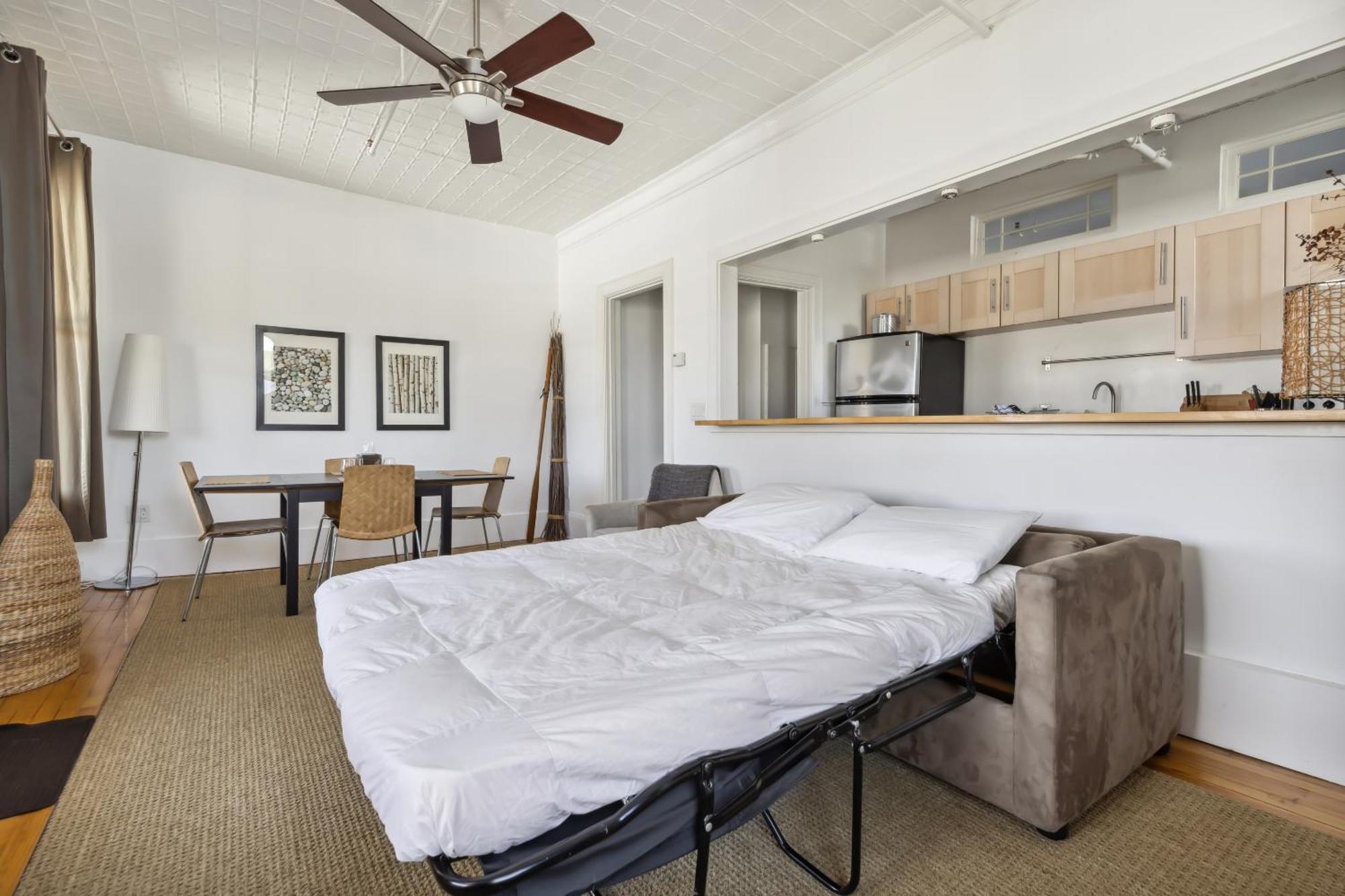 The Haus On Mirror Lake Lake Placid Room photo