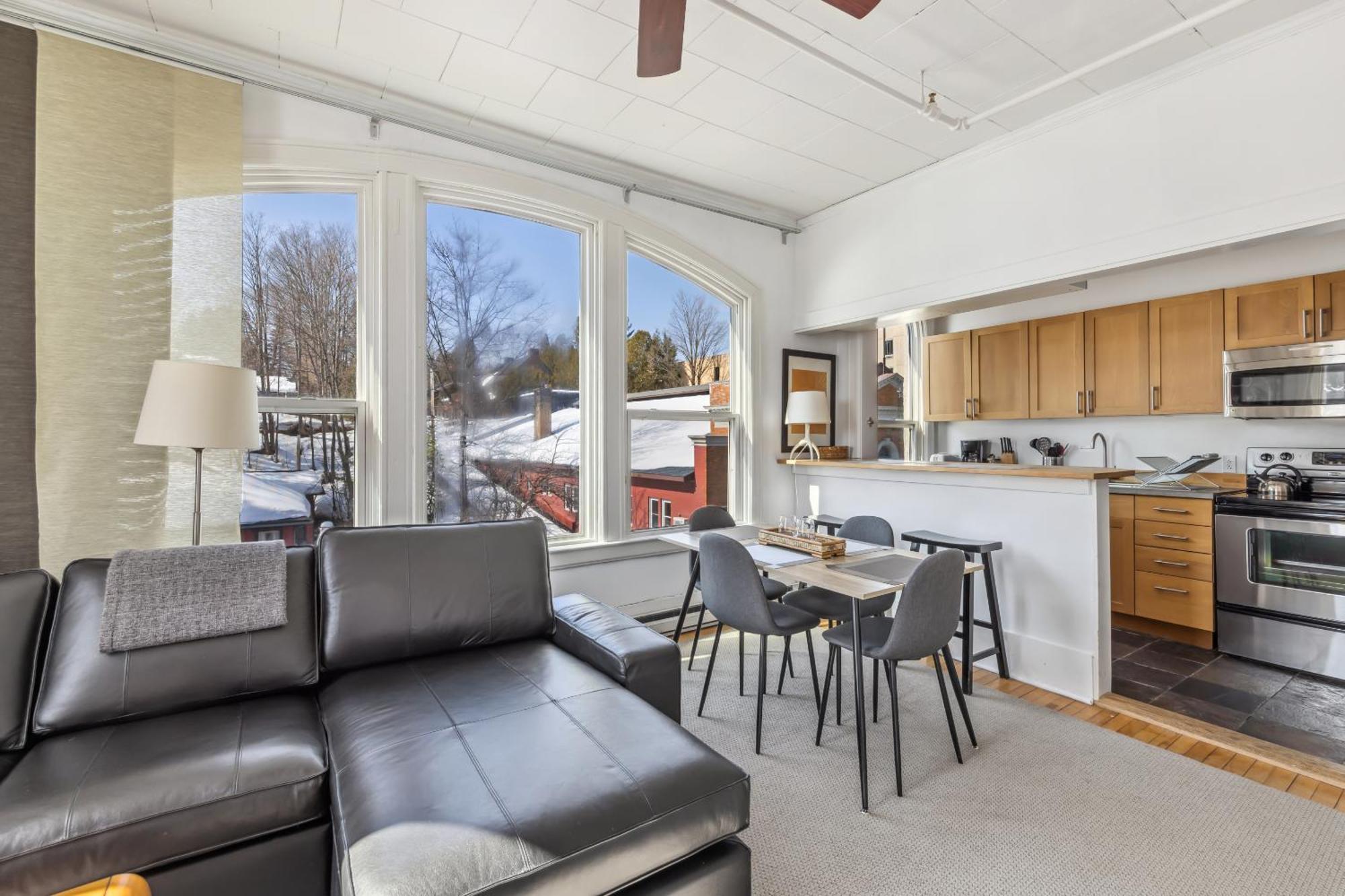The Haus On Mirror Lake Lake Placid Room photo
