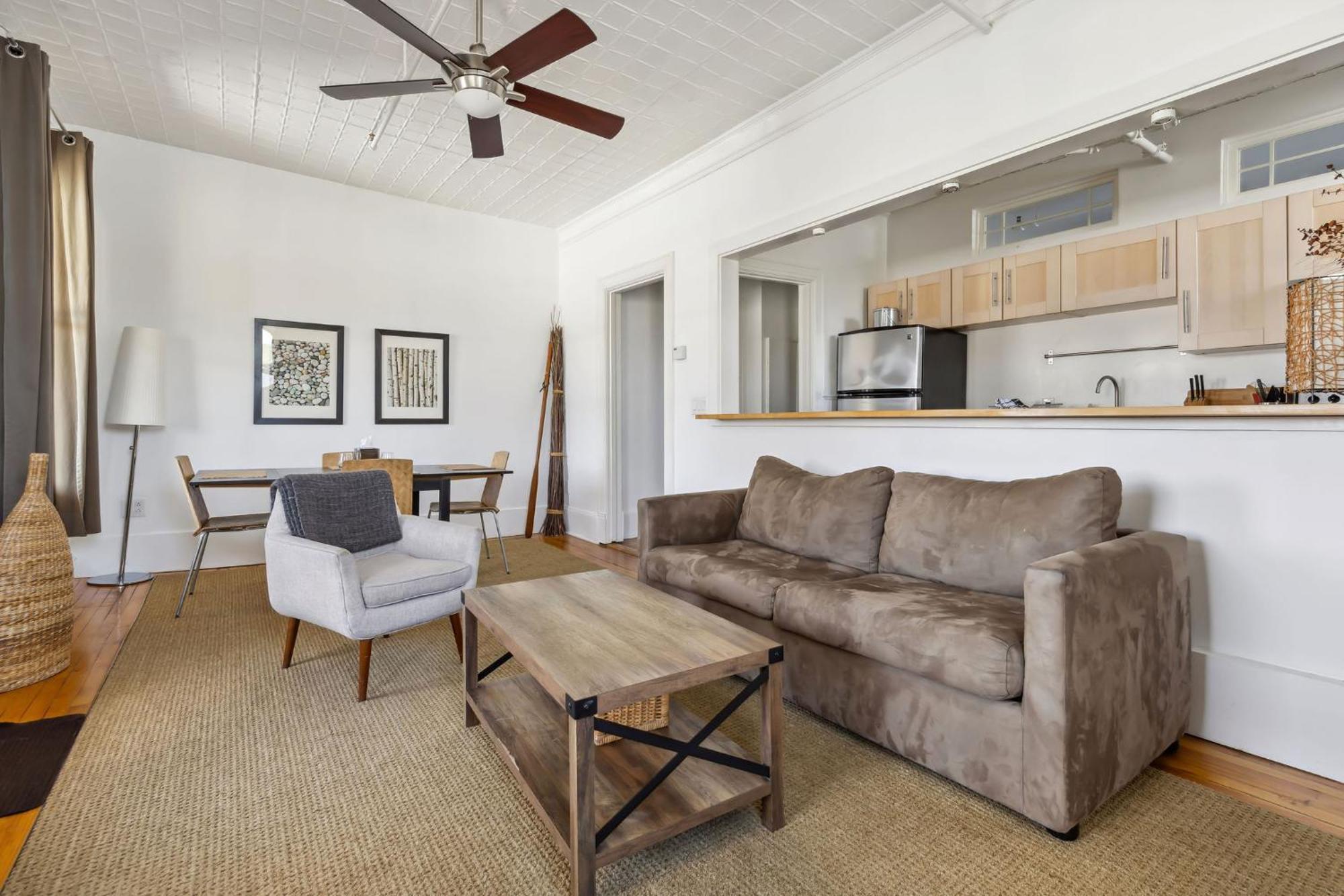 The Haus On Mirror Lake Lake Placid Room photo