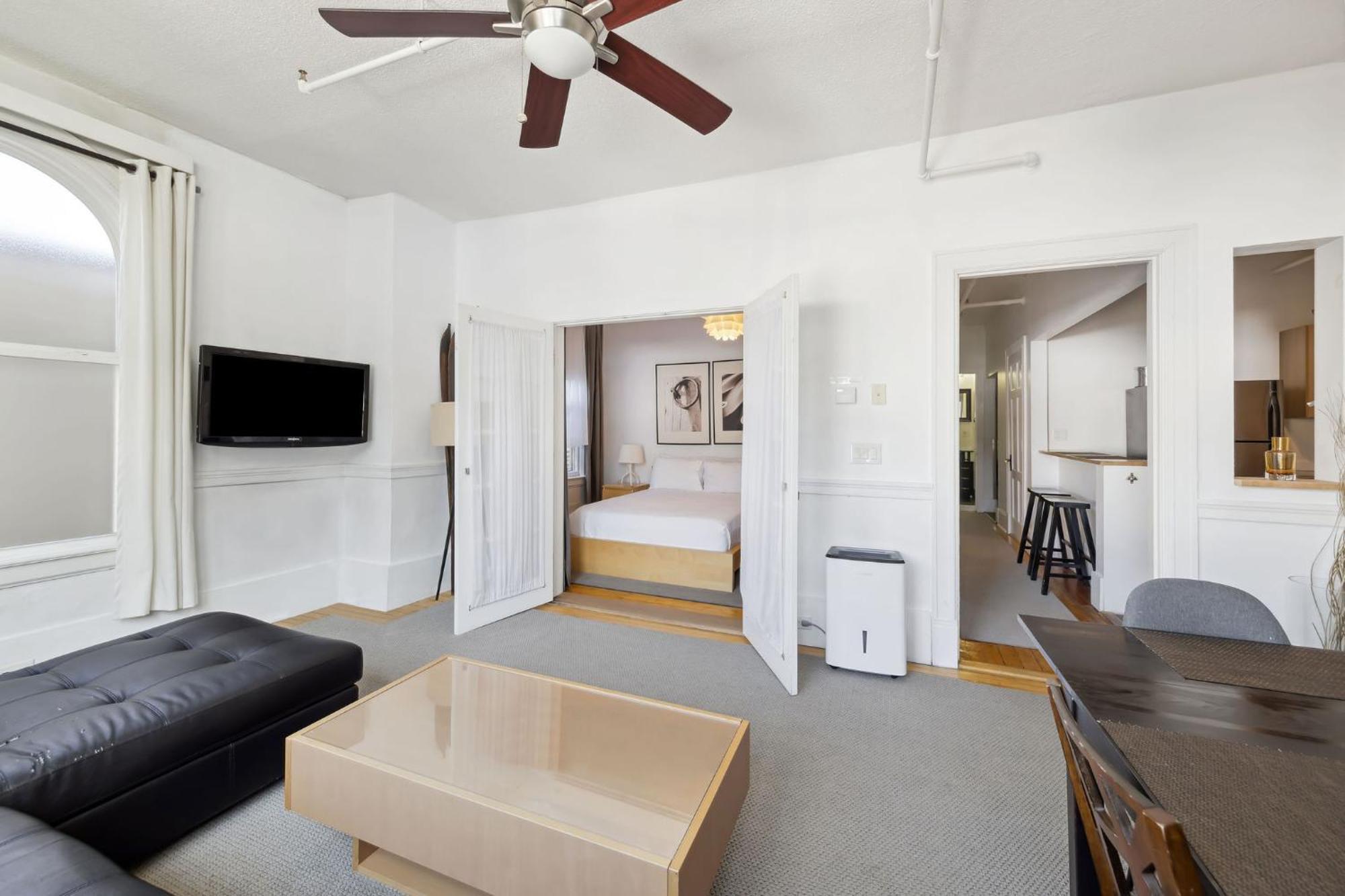 The Haus On Mirror Lake Lake Placid Room photo