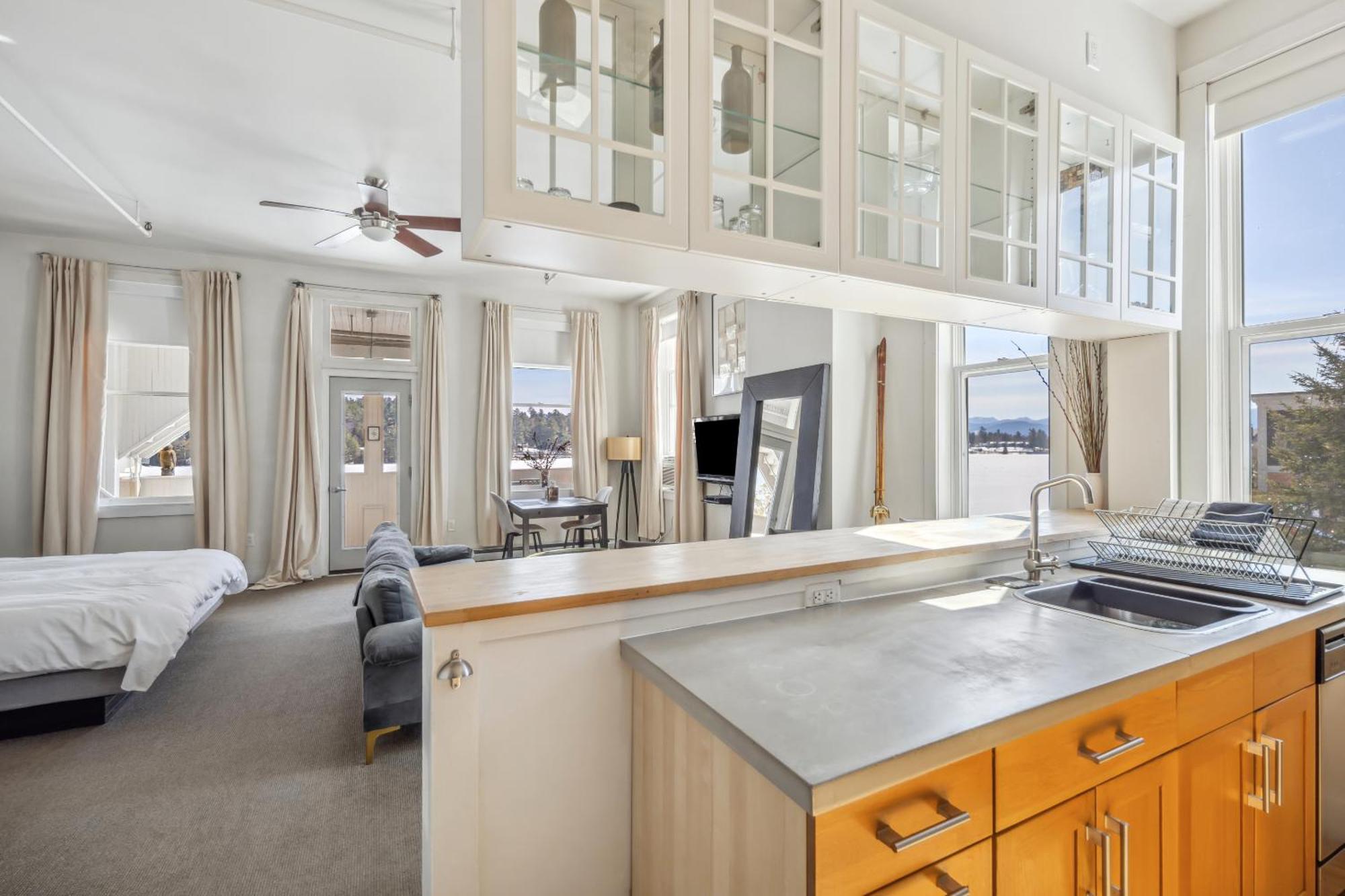 The Haus On Mirror Lake Lake Placid Room photo