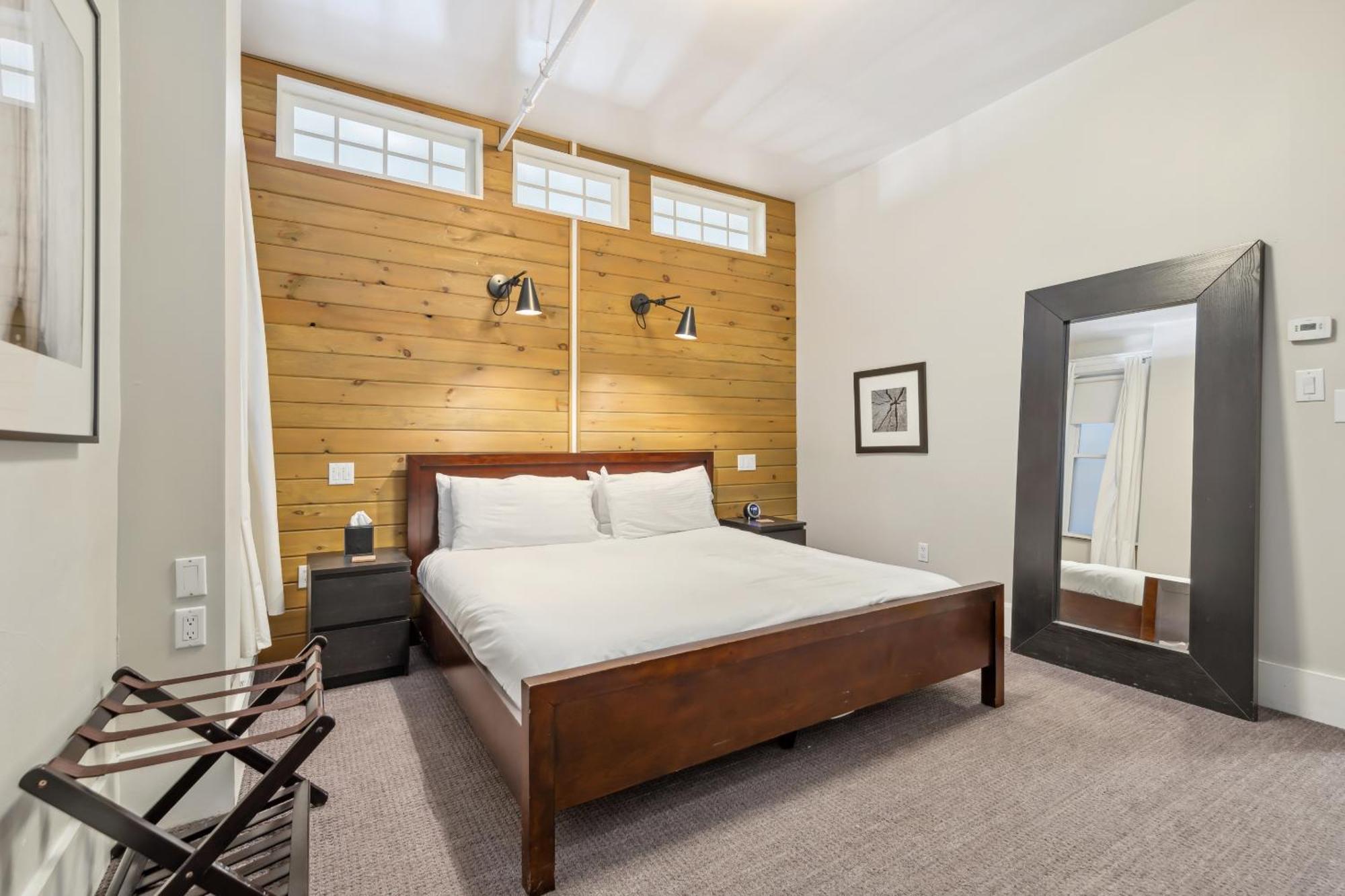 The Haus On Mirror Lake Lake Placid Room photo