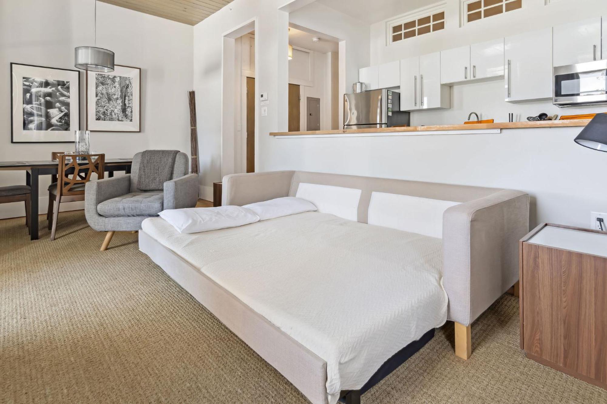 The Haus On Mirror Lake Lake Placid Room photo