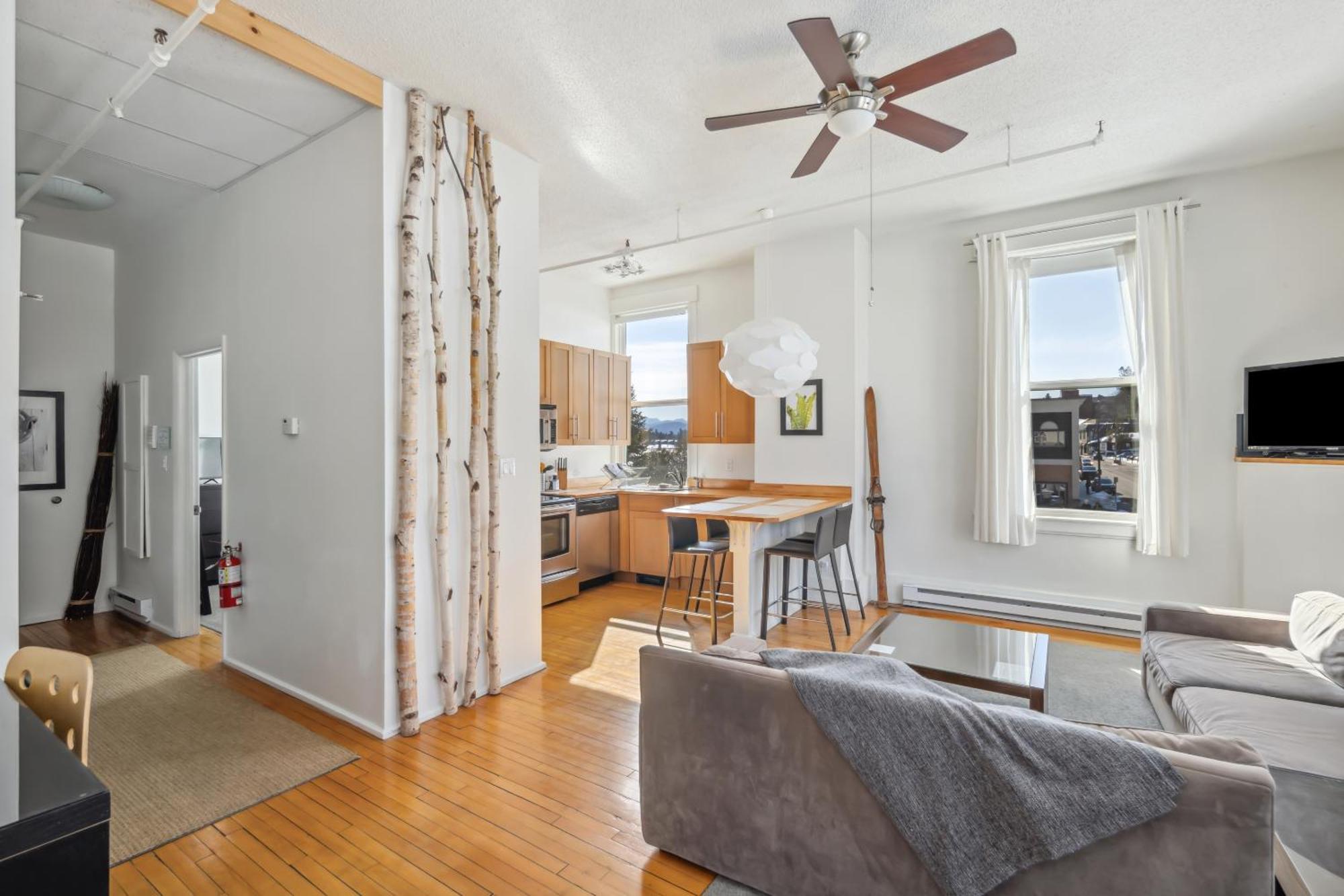 The Haus On Mirror Lake Lake Placid Room photo